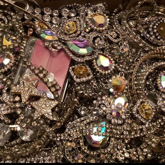 HUGE 4 LBS Vintage Now Jewelry Lot- MASSIVE Inventory PREMIUM MYSTERY BOX - Picture 10 of 14